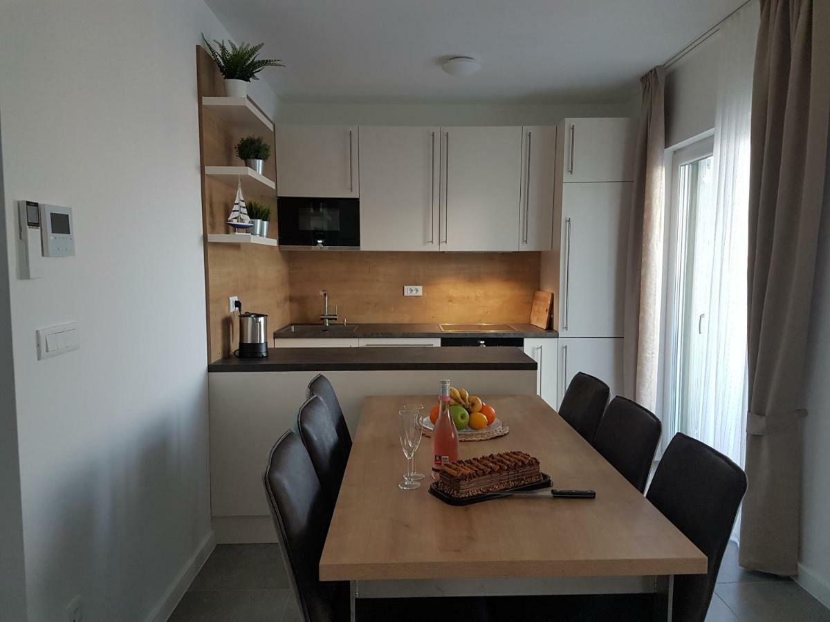 Apartment Aria Exclusive Петркане Екстериор снимка