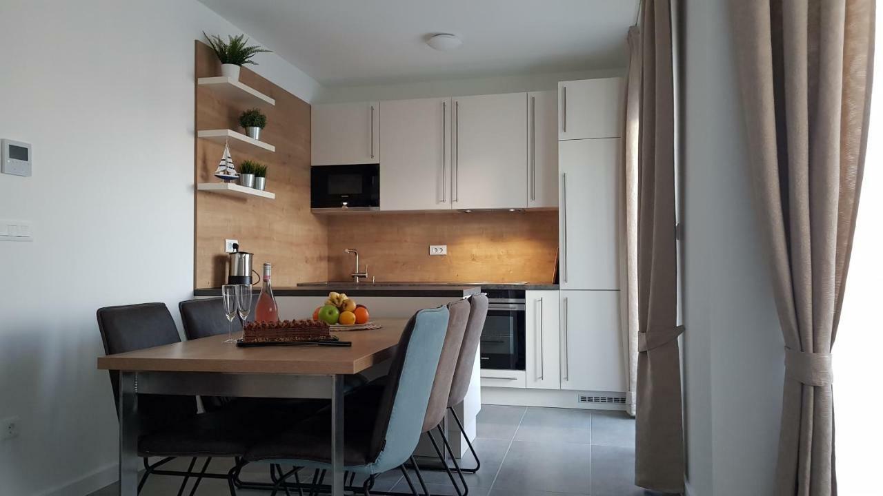 Apartment Aria Exclusive Петркане Екстериор снимка