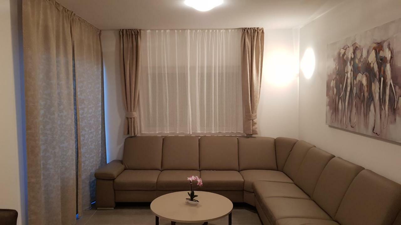 Apartment Aria Exclusive Петркане Екстериор снимка