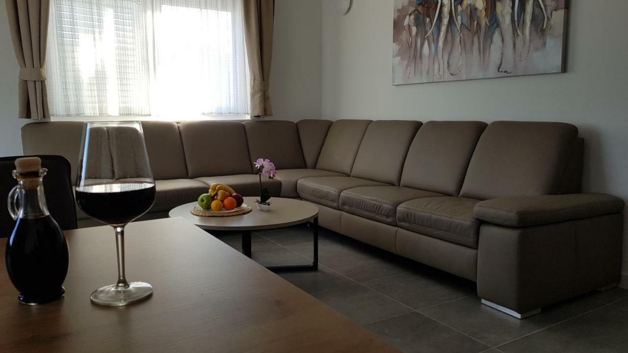 Apartment Aria Exclusive Петркане Екстериор снимка