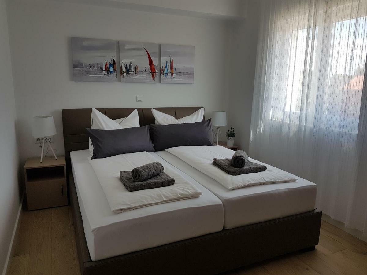 Apartment Aria Exclusive Петркане Екстериор снимка